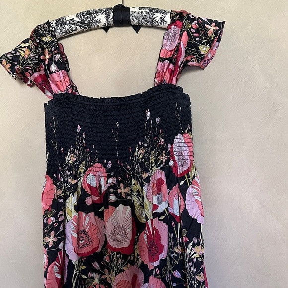 Guess Jeans  Black and Pink Floral Silk Blouse size M - Picture 3 of 5